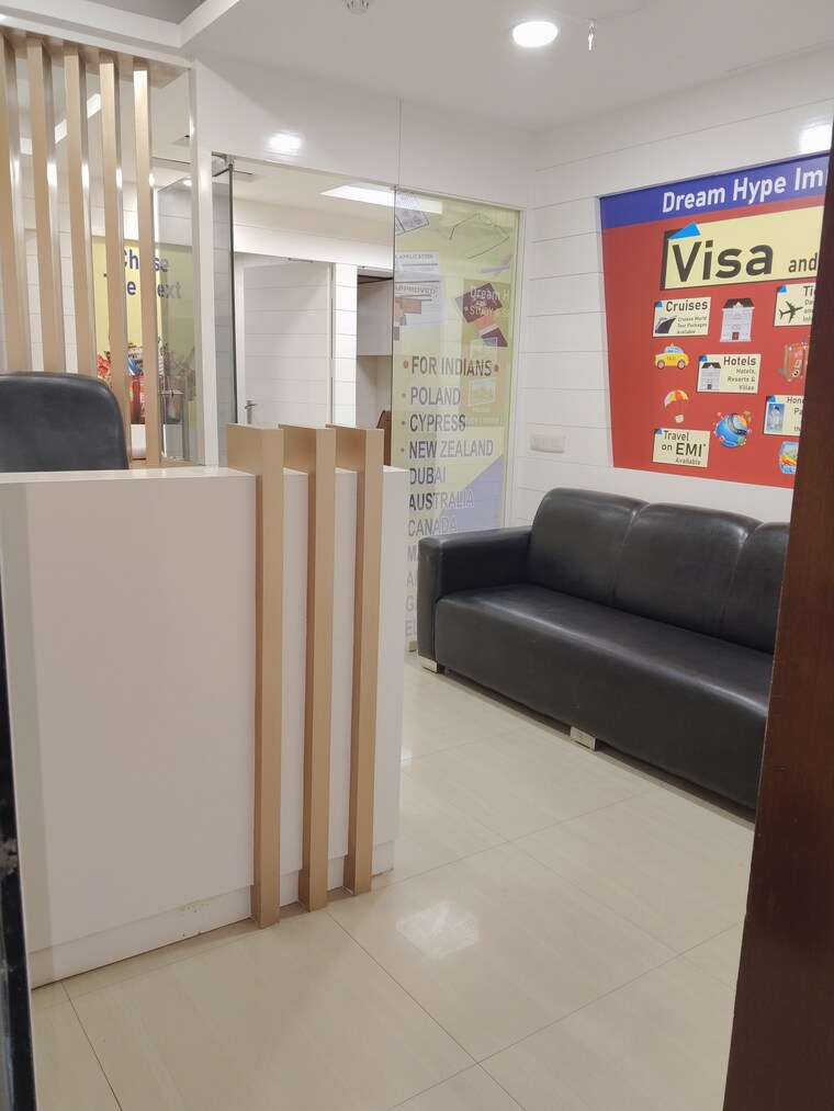 Bedroom, netaji subhash place Commercial Office Space 993 Sq.Ft. In Netaji Subhash Place Delhi 9192438