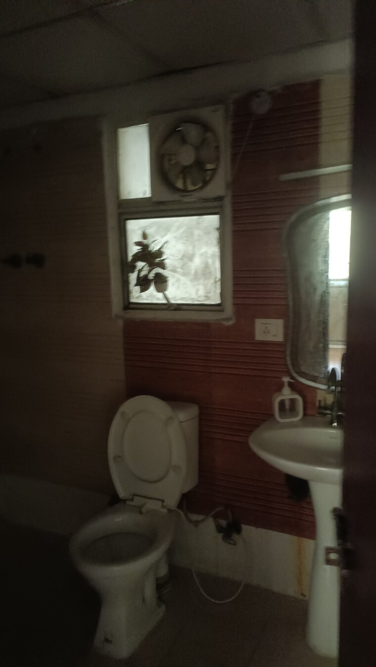 Bathroom, gardenia-gateway 3 Bedroom 1700 Sq.Ft. Apartment In Sector 75 Noida 9192451