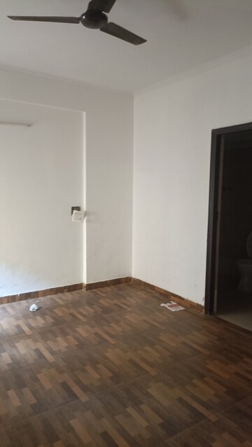 Room in 3 BHK Apartment at Gardenia Gateway, Sector 75 – for Rent
