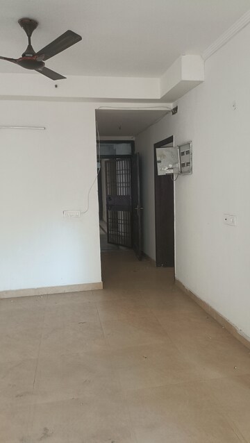 Room in 3 BHK Apartment at Gardenia Gateway, Sector 75 – for Rent