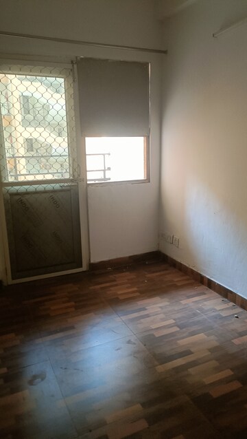 Room in 3 BHK Apartment at Gardenia Gateway, Sector 75 – for Rent