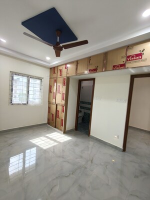 Room in 2 BHK Apartment at Kondapur – for Rent