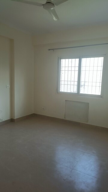 Room in 3 BHK Apartment at Gardenia Gateway, Sector 75 – for Rent