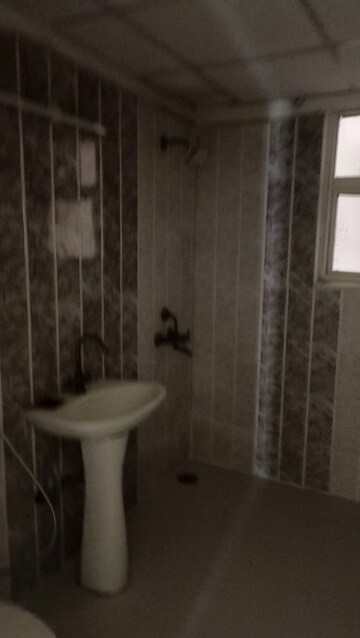 Bathroom in 3 BHK Apartment at Gardenia Gateway, Sector 75 – for Rent