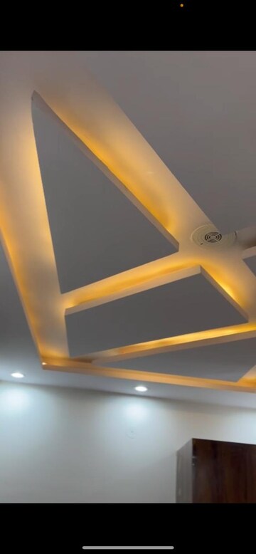 Furnished Amenities in 2 BHK Builder Floor at Uttam Nagar – for Rent