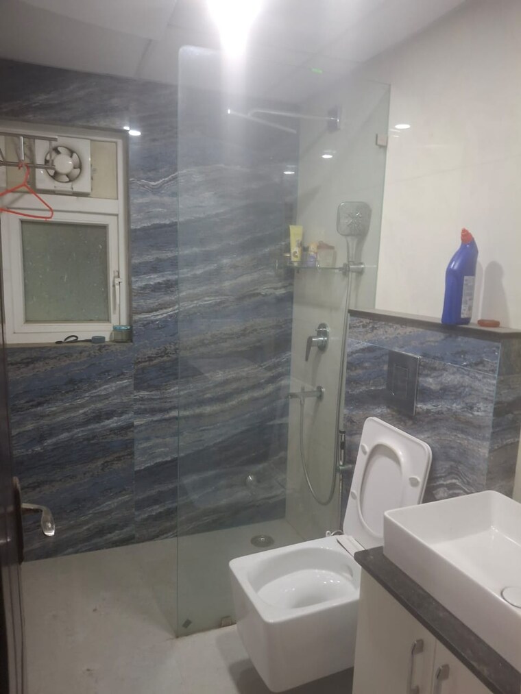 Bathroom, amrapali-silicon-city 3 Bedroom 1545 Sq.Ft. Apartment In Sector 76 Noida 9192457