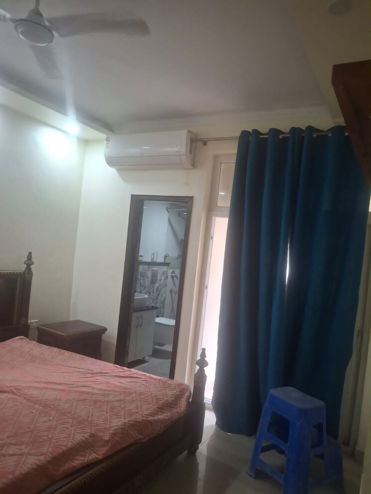 Bedroom, amrapali-silicon-city 3 Bedroom 1545 Sq.Ft. Apartment In Sector 76 Noida 9192457