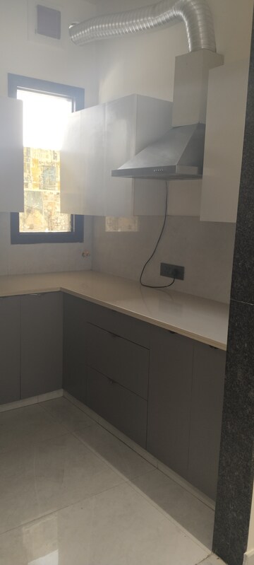 Kitchen in 2.5 BHK Builder Floor at Kavi Nagar Block G – for Rent