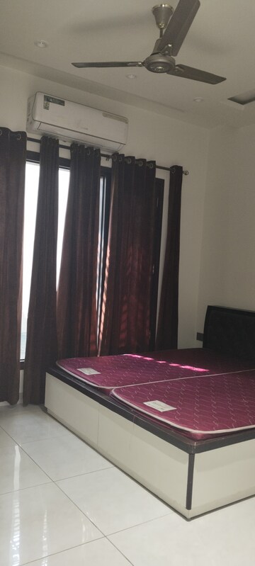 Bedroom in 2.5 BHK Builder Floor at Kavi Nagar Block G – for Rent