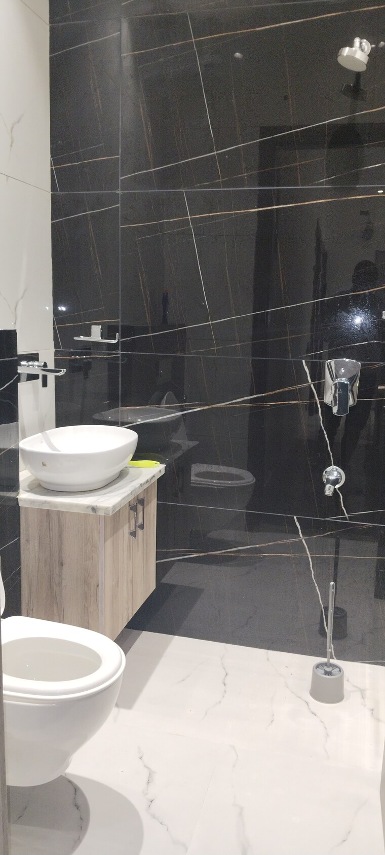 Bathroom, kavi nagar block g 2.5 Bedroom 1600 Sq.Ft. Builder Floor In Kavi Nagar Block G Ghaziabad 9192468