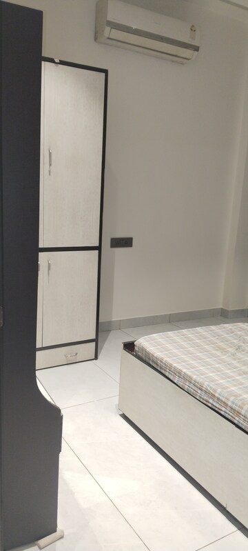 Room in 2.5 BHK Builder Floor at Kavi Nagar Block G – for Rent