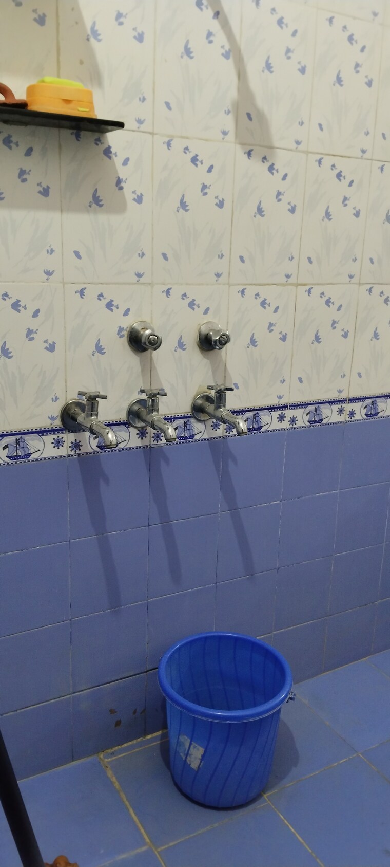 Bathroom, g block shastri nagar 2.5 Bedroom 1100 Sq.Ft. Builder Floor In G Block Shastri Nagar Ghaziabad 9192479