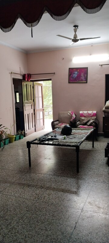 Bedroom in 2.5 BHK Builder Floor at G Block Shastri Nagar – for Rent