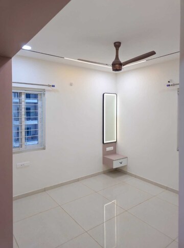 Room in 3 BHK Apartment at Rajapushpa Provincia, Narsingi – for Rent