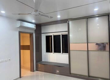 Room in 3 BHK Apartment at Rajapushpa Provincia, Narsingi – for Rent