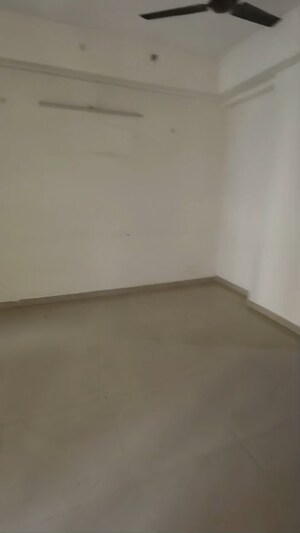 Room in 2 BHK Apartment at Windsor Paradise 2, Raj Nagar Extension – for Sale