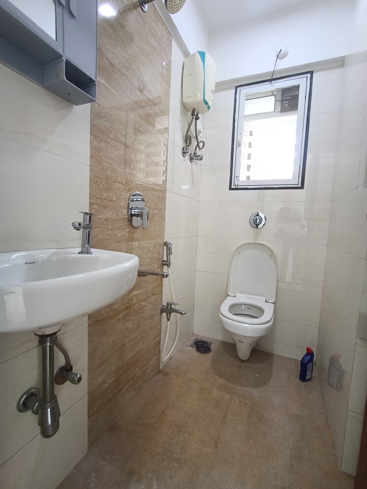 Bathroom, ic colony 2 Bedroom 650 Sq.Ft. Apartment In Ic Colony Mumbai 9192573