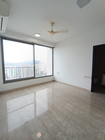 Room in 3 BHK Apartment at Oberoi Sky City, Borivali East – for Rent