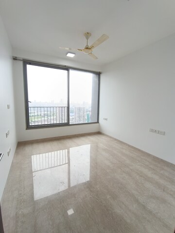 Room in 3 BHK Apartment at Oberoi Sky City, Borivali East – for Rent