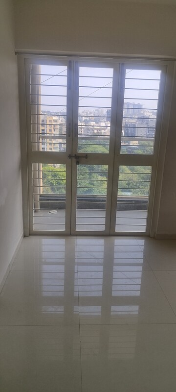 Room in 1 BHK Apartment at Konark Pooram, Kondhwa – for Sale