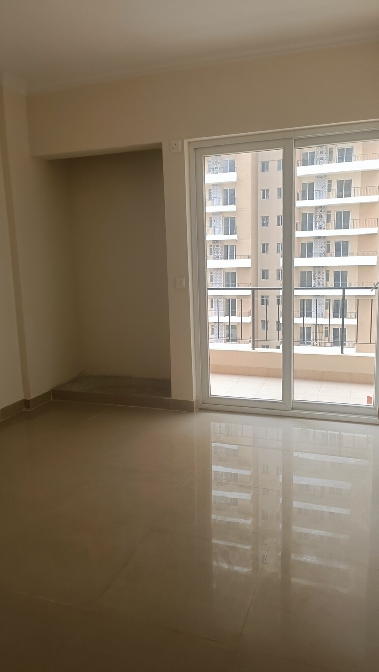 Room, amrapali-crystal-homes 3 Bedroom 1375 Sq.Ft. Apartment In Sector 76 Noida 9192586