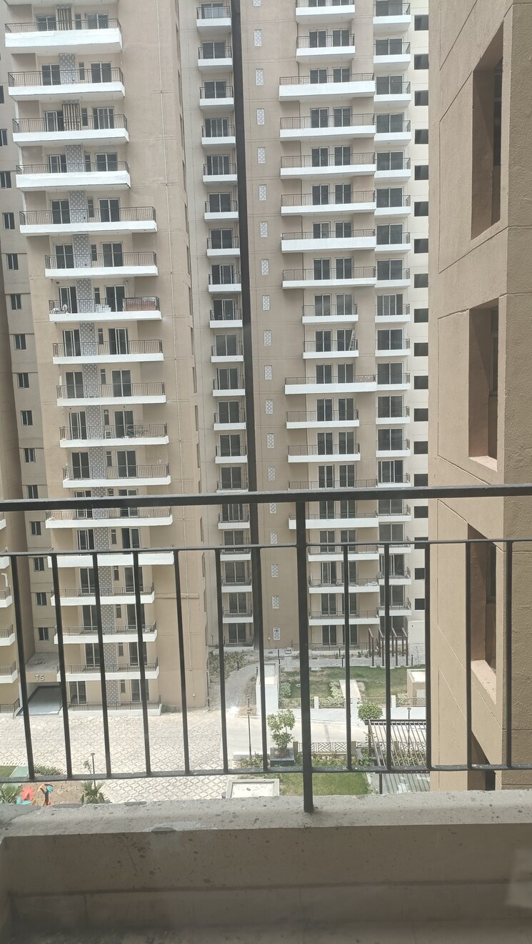 Exterior View, amrapali-crystal-homes 3 Bedroom 1375 Sq.Ft. Apartment In Sector 76 Noida 9192586