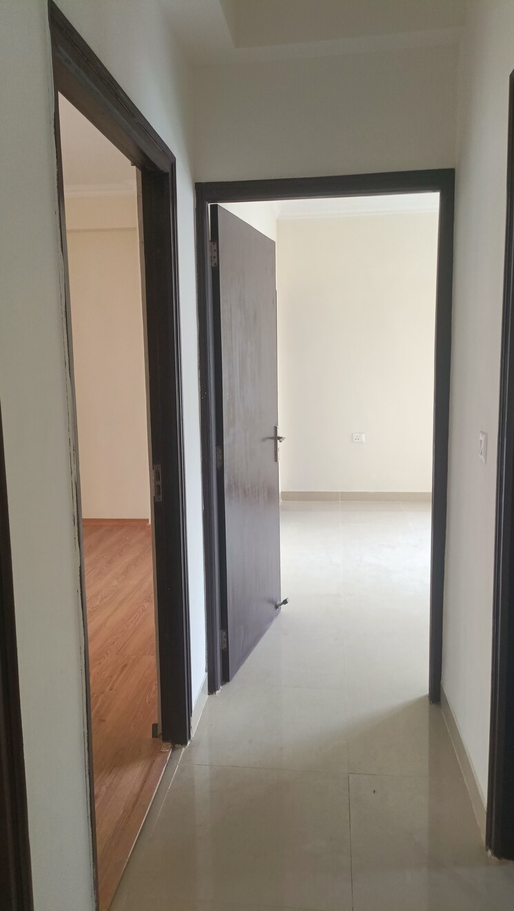 Room, amrapali-crystal-homes 3 Bedroom 1375 Sq.Ft. Apartment In Sector 76 Noida 9192586