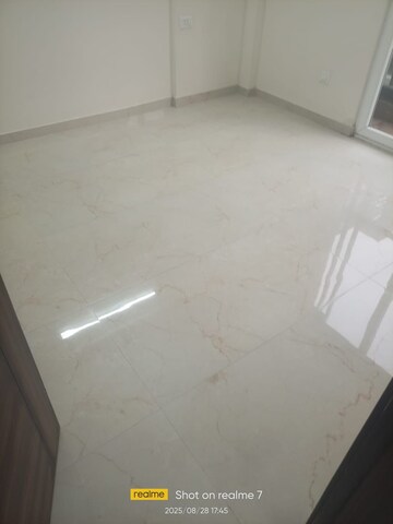 Room in 2 BHK Apartment at Smart World Gems, Sector 89 – for Rent