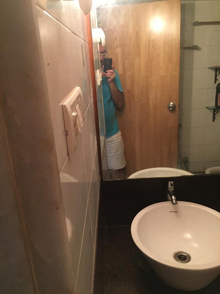 Bathroom, shiv-sagar-chs-worli 1 Bedroom 550 Sq.Ft. Apartment In Worli Mumbai 9192697