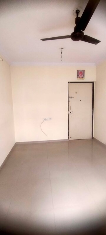 Room in 1 BHK Apartment at Puranik City, Kasarvadavali – for Rent
