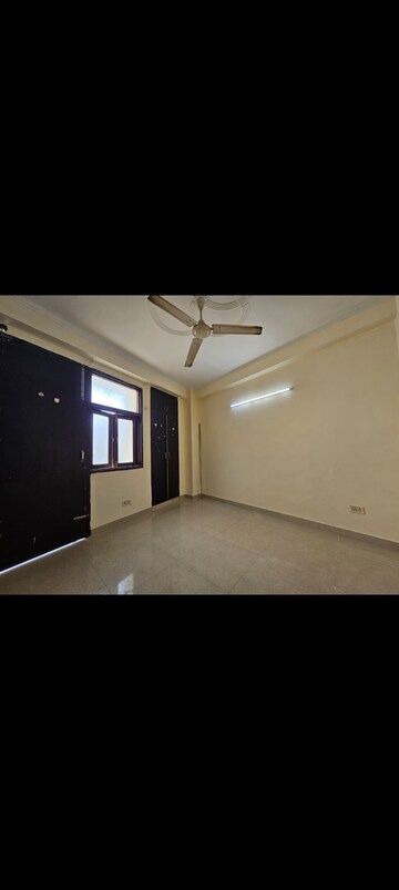 Room in 1 BHK Builder Floor at Saket – for Rent