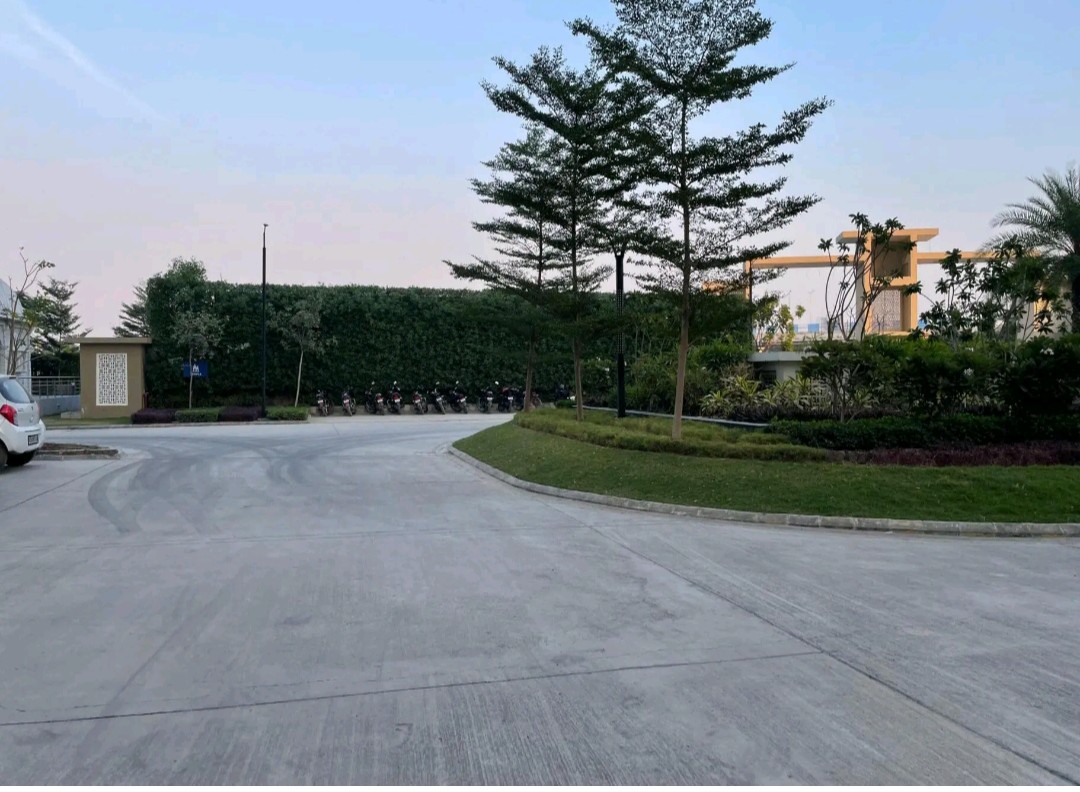 5 BHK + Servant Room Villa For Sale in Assotech Blith