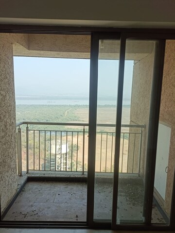 Room in 3 BHK Apartment at Lodha Splendora, Ghodbunder Road – for Rent