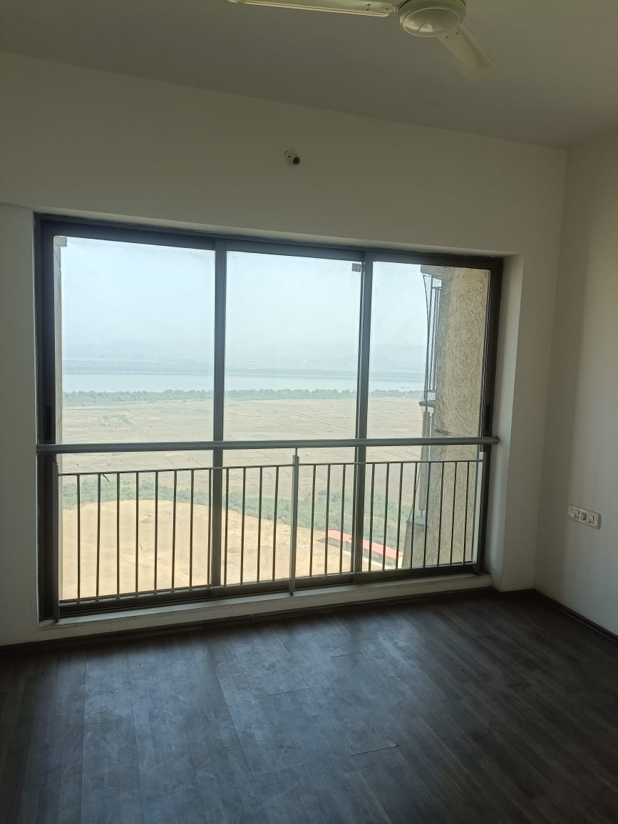 3 BHK + Extra Room Apartment For Rent in Lodha Splendora