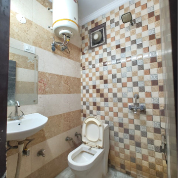 Bathroom in 1 BHK Builder Floor at Govindpuri – for Rent