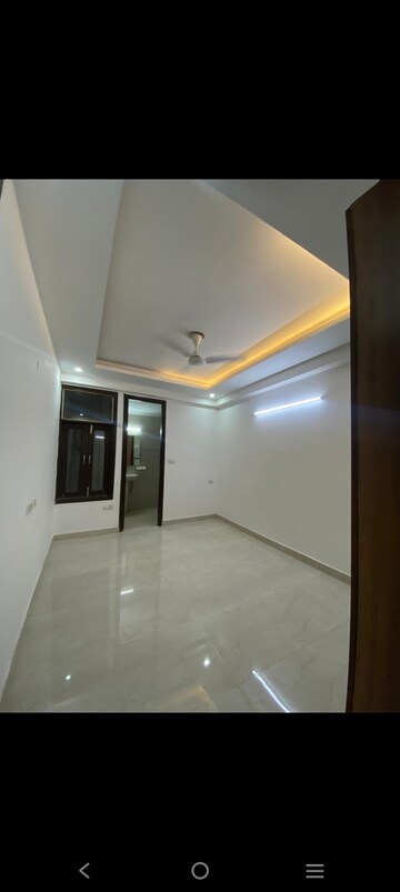 Room in 2 BHK Builder Floor at Saket – for Rent