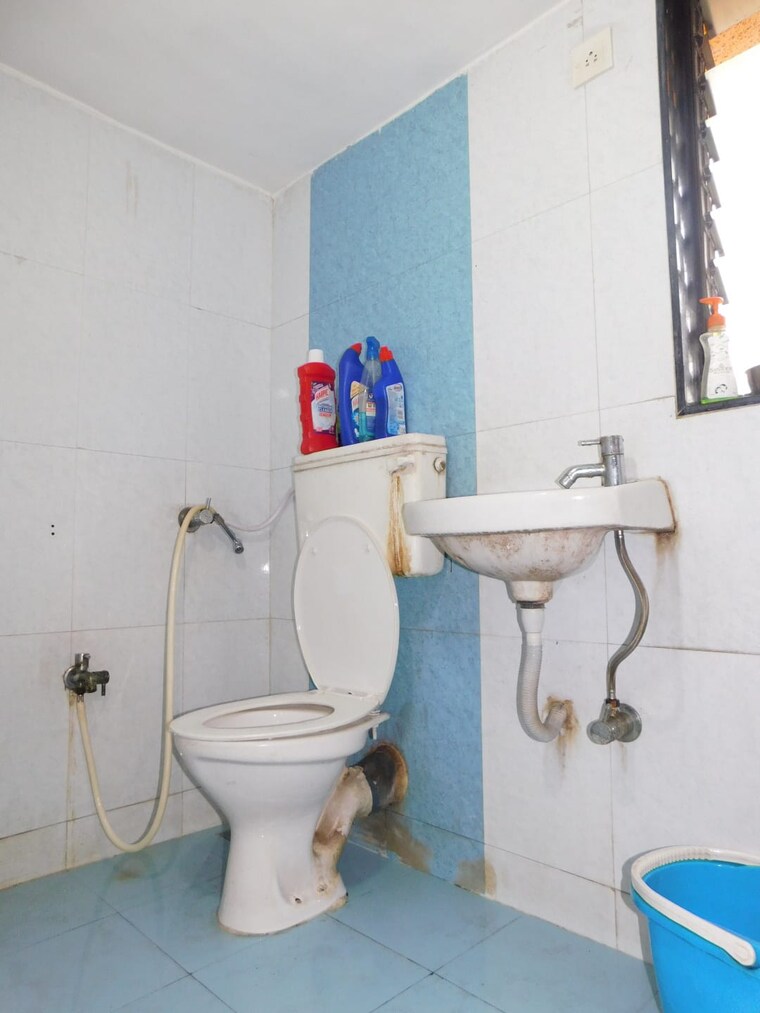 Bathroom, malad west Commercial Office Space 1200 Sq.Ft. In Malad West Mumbai 9192865