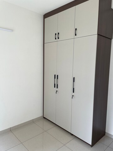 Room in 2 BHK Apartment at Sobha Dream Gardens, Thanisandra Main Road – for Rent