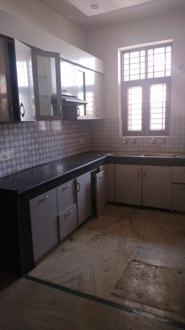 Kitchen, ashoka enclave 4 Bedroom 2430 Sq.Ft. Builder Floor In Ashoka Enclave Faridabad 9192936