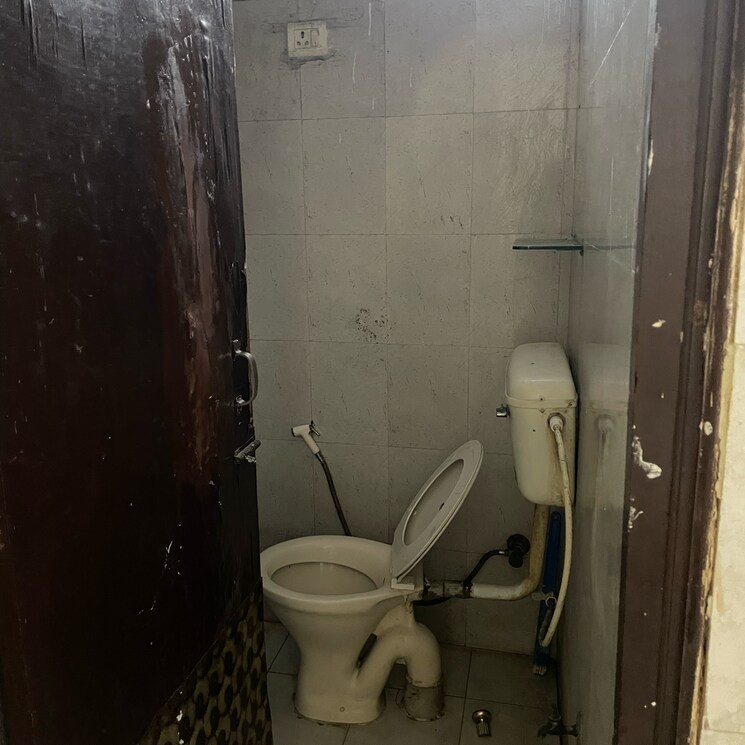 Bathroom, sector 51 1 RK 300 Sq.Ft. Villa In Sector 51 Noida 9192956