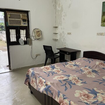 Bedroom in 1 RK Villa at Sector 51 – for Rent