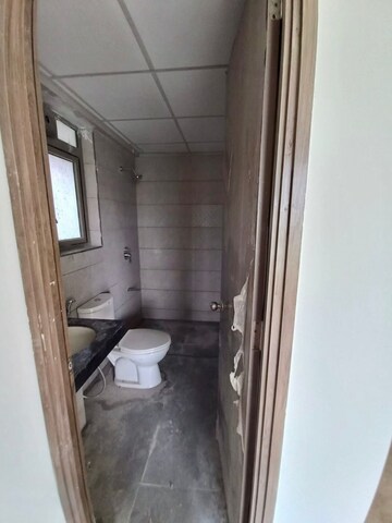 Building Lobby in 2 BHK Apartment at Kalpataru Paramount, Kapur Bawdi – for Rent