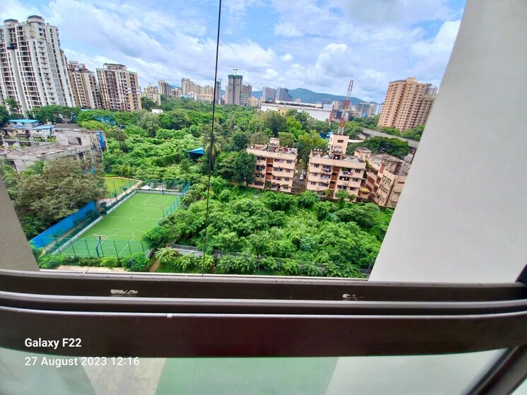 Garden, kalpataru-paramount 2 Bedroom 811 Sq.Ft. Apartment In Kapur Bawdi Thane 9192958