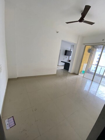Room in 2 BHK Apartment at Matrix, Kharadi – for Rent