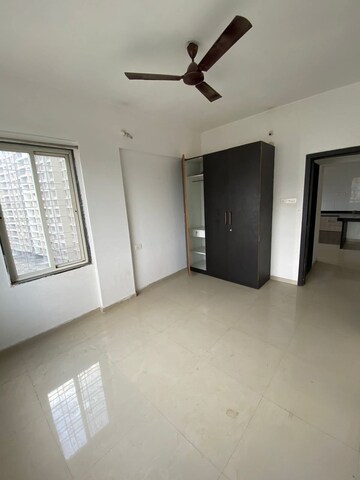 Room in 2 BHK Apartment at Matrix, Kharadi – for Rent