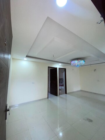 Room in 4 BHK Builder Floor at GMADA Eco City, North Mullanpur – for Rent