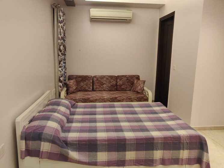 Bedroom, panchsheel enclave 4 Bedroom 350 Sq.Yd. Builder Floor In Panchsheel Enclave Delhi 9192987