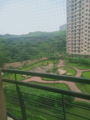 3 BHK Apartment For Rent in Group Seven Rushi Heights, Goregaon East