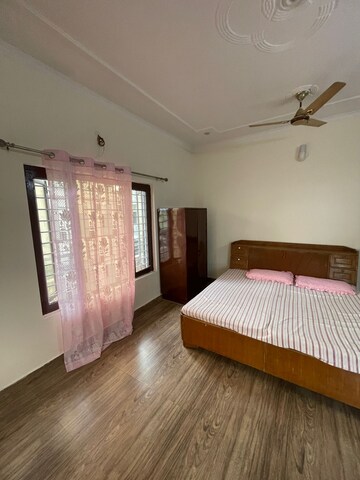 Bedroom in 3 BHK Builder Floor at Sahastradhara Road – for Rent
