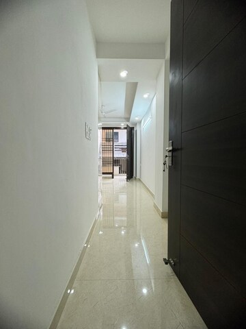 Building Lobby in 3 BHK Builder Floor at Palm Residency Chhatarpur, Chattarpur – for Rent